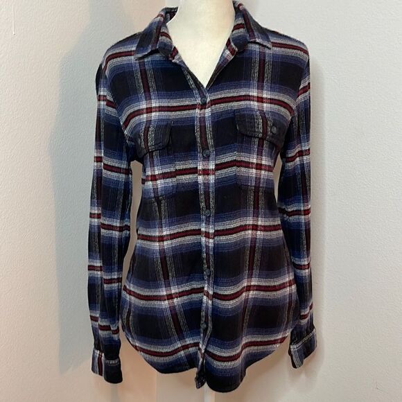 American Eagle ahh-mazingly soft flannel shirt.  Classic fit.  Size Medium. - Picture 1 of 5